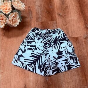 Tommy Hilfiger Black & White Tropical Print Women's Shorts